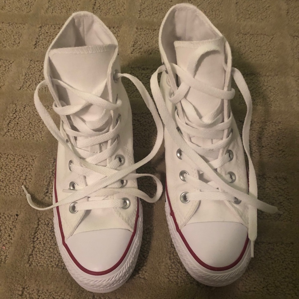 White Chuck Taylor All Star Converse Size 7
